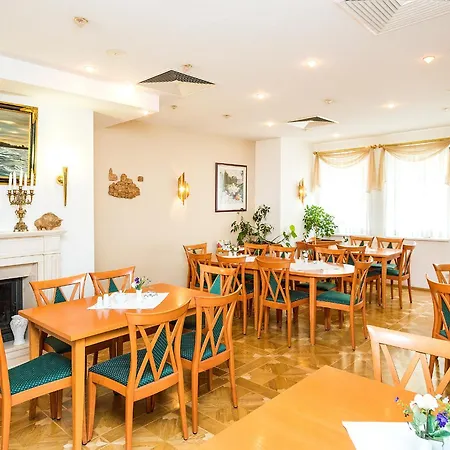 Stadt Ξενοδοχείο 3*