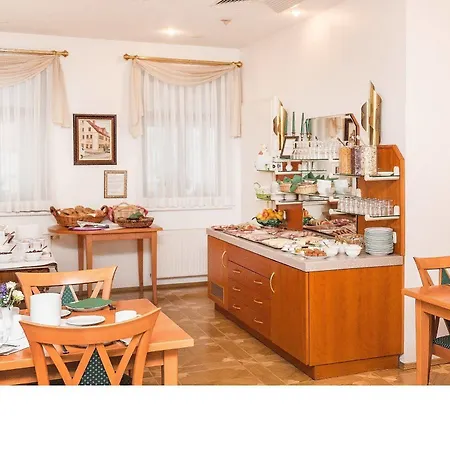 Stadt Ξενοδοχείο